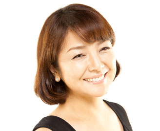 ナレーション：原 日出子（はら・ひでこ）
